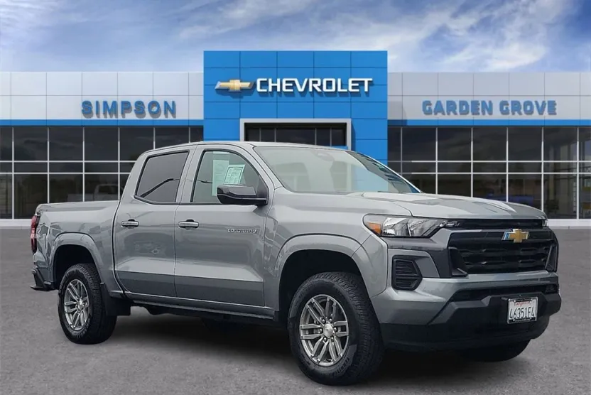 2025 Chevrolet Colorado Work Truck LT photo 1