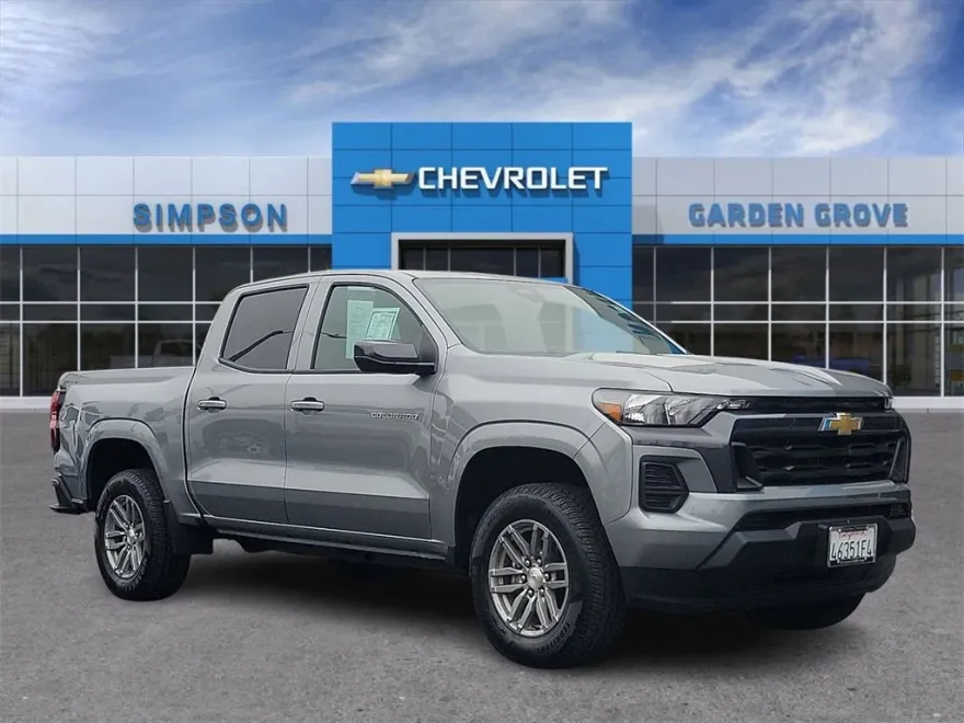 2025 Chevrolet Colorado Work Truck LT photo 1
