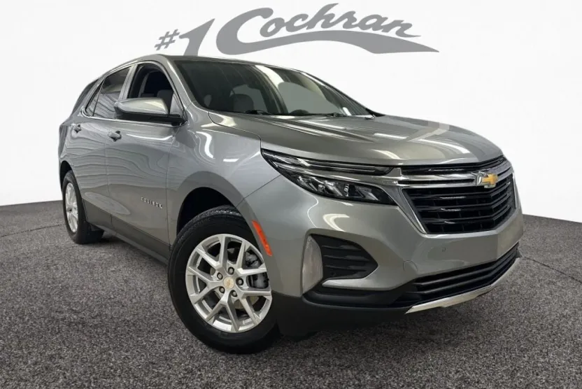 2023 Chevrolet Equinox LT photo 1