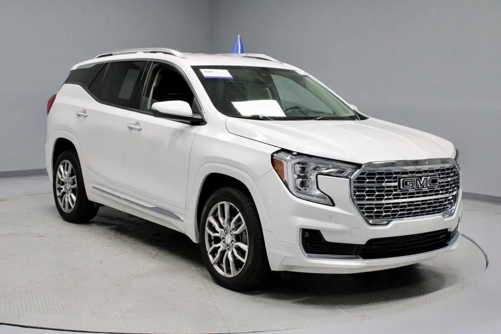 2023 Gmc Terrain Denali photo 1