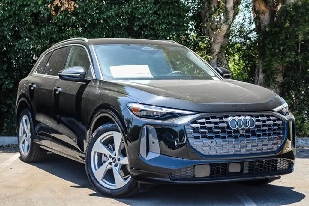 2025 Audi Q5 2.0T Prestige photo 1