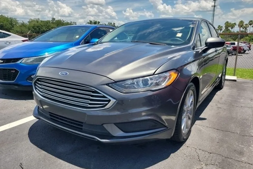 2017 Ford Fusion SE photo 1