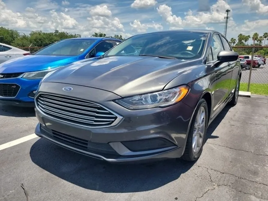 2017 Ford Fusion SE photo 1