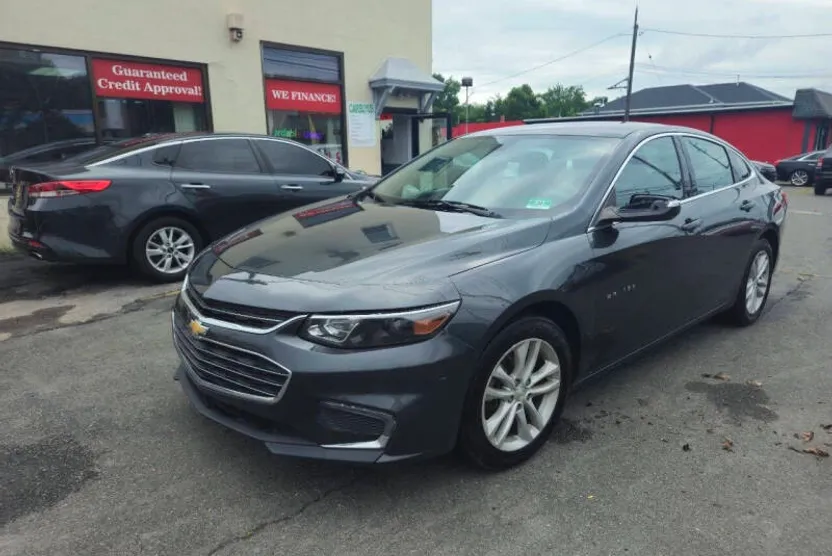 2018 Chevrolet Malibu 1LT photo 1