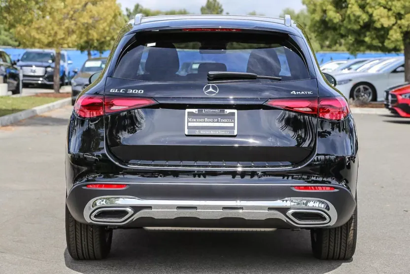 2025 Mercedes Benz GLC 300 4MATIC photo 1