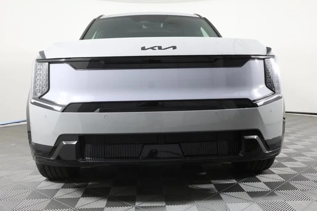 2026 Kia EV9 Land photo 1