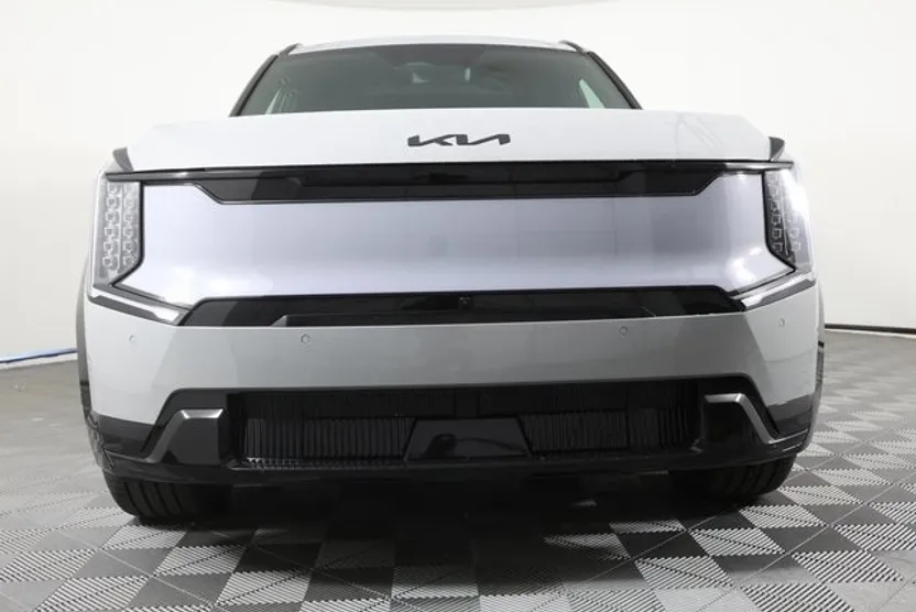 2026 Kia EV9 Land photo 1