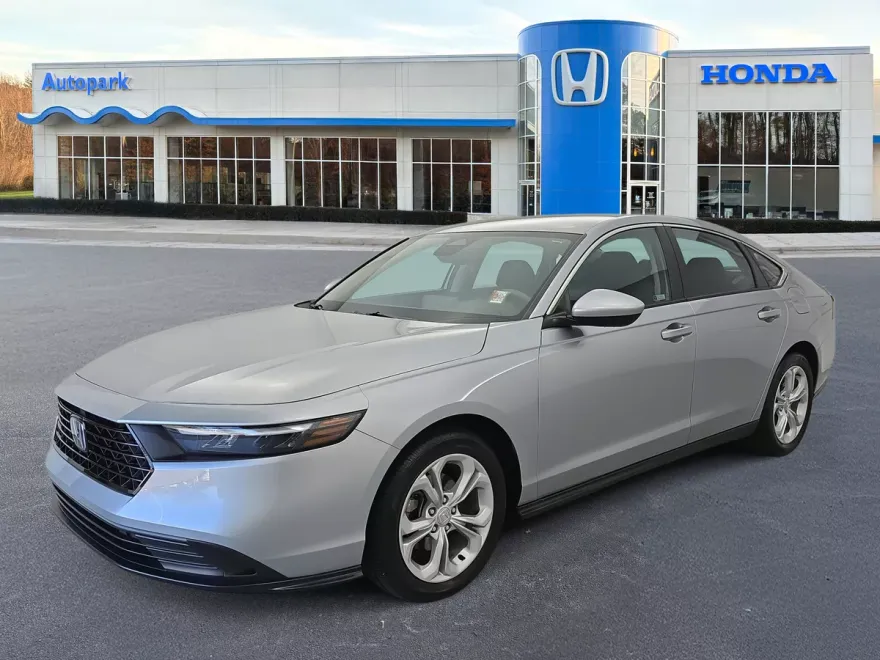 2023 Honda Accord LX photo 1