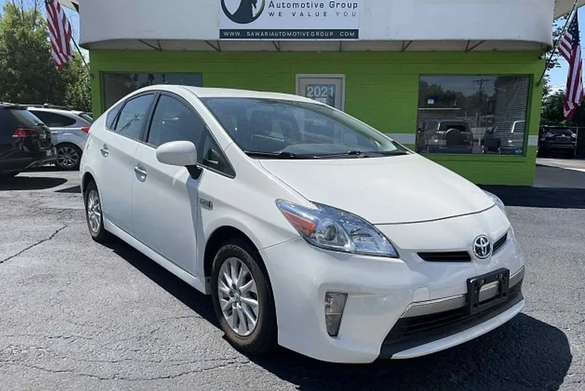 2012 Toyota Prius photo 1