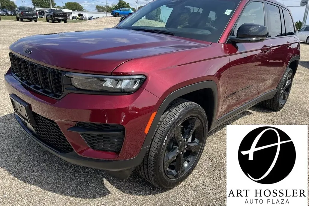 2025 Jeep Grand Cherokee Altitude photo 1