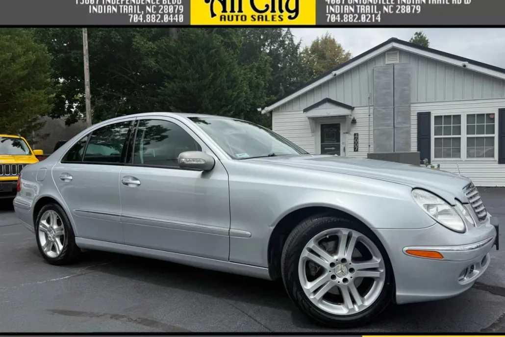 2006 Mercedes Benz E 350 4MATIC Sedan photo 1