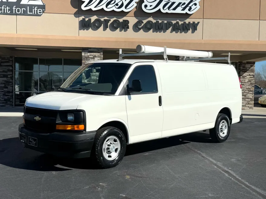 2017 Chevrolet Express 2500 Cargo photo 1