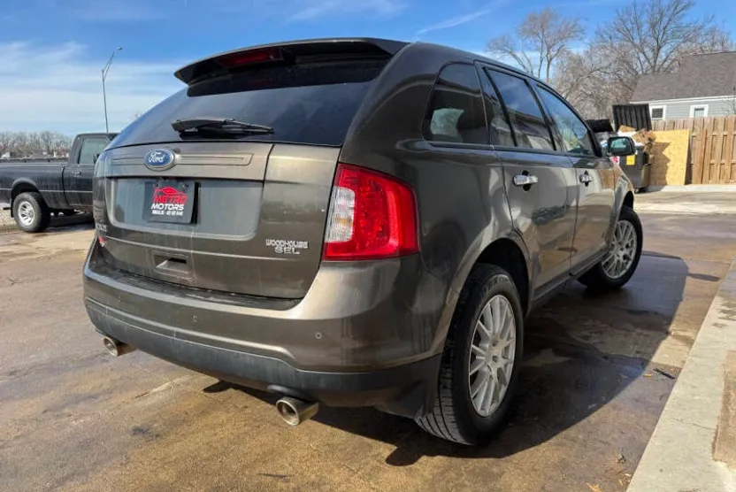 2011 Ford Edge SEL photo 1