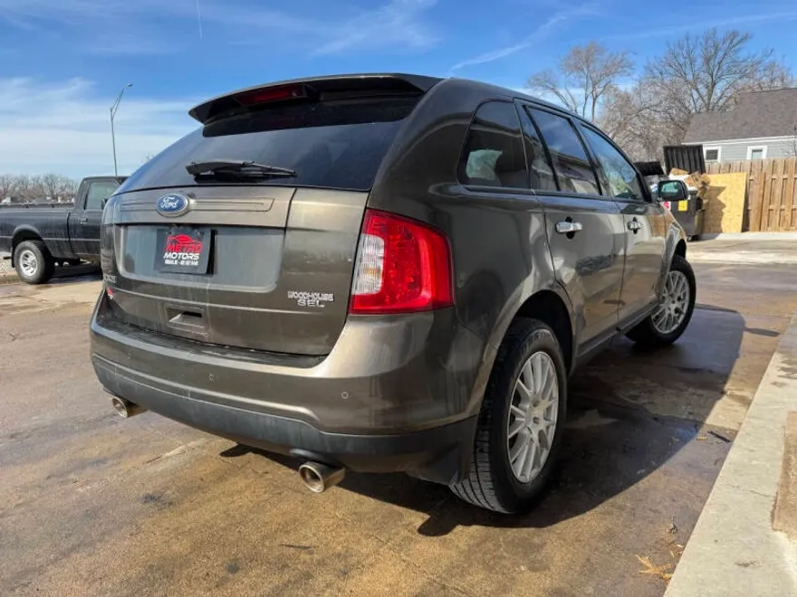 2011 Ford Edge SEL photo 1