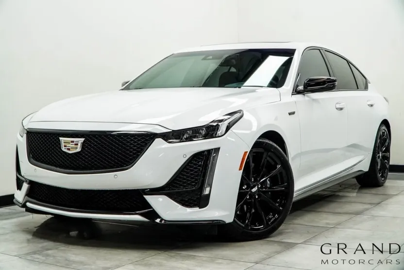 2024 Cadillac CT5 V photo 1