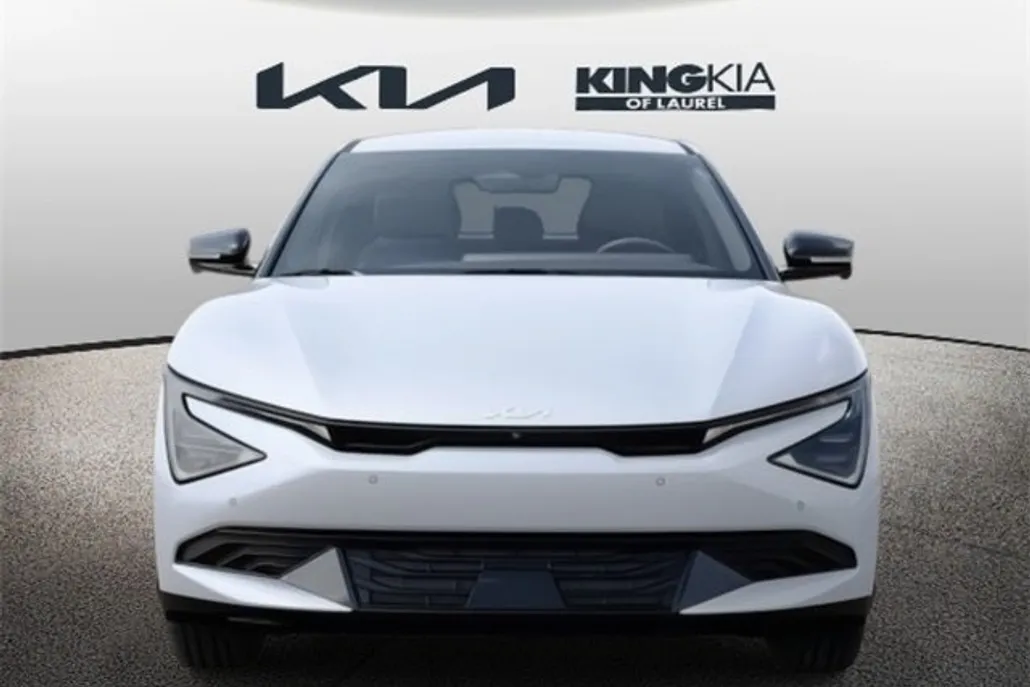 2025 Kia EV6 Wind photo 1