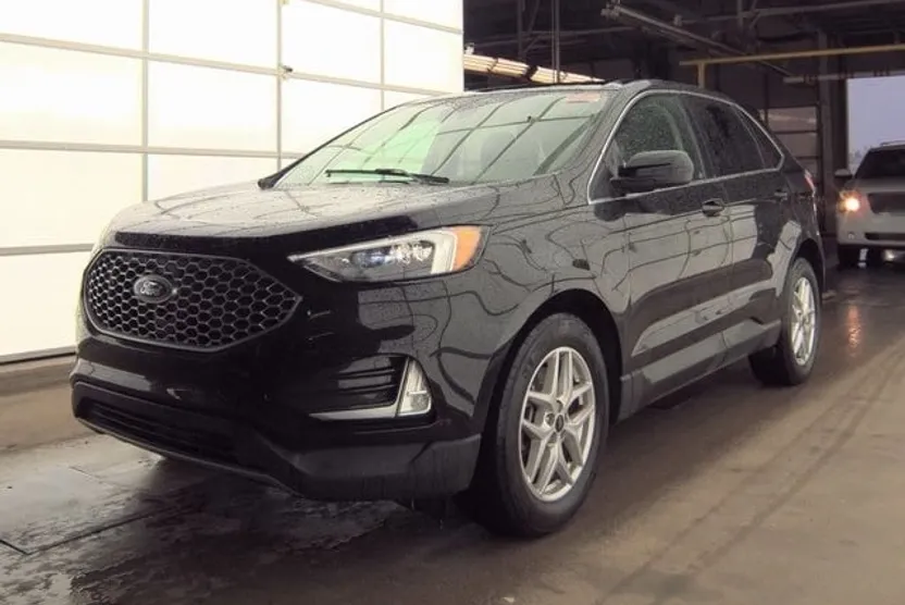2023 Ford Edge SEL photo 1