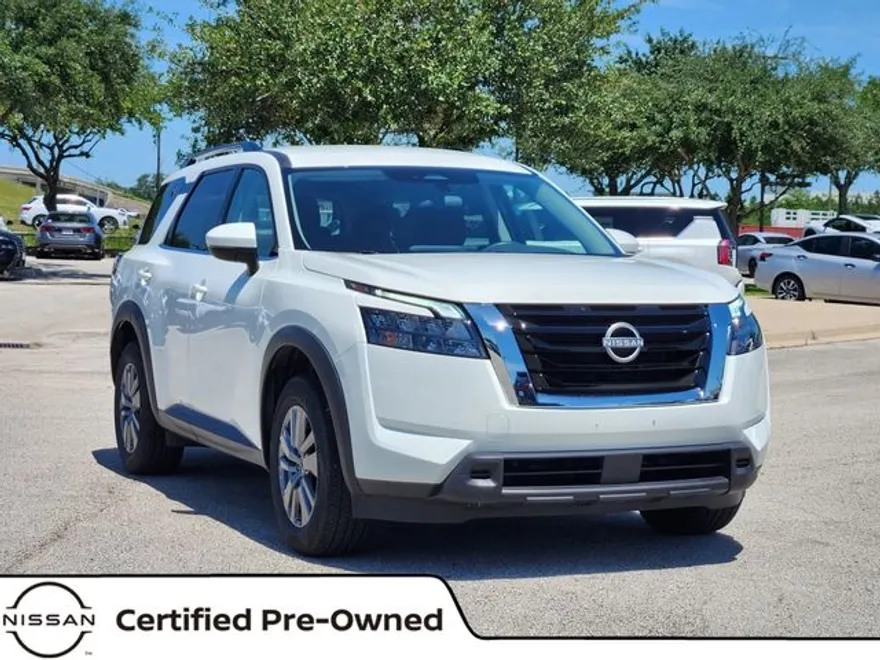 2025 Nissan Pathfinder SV photo 1