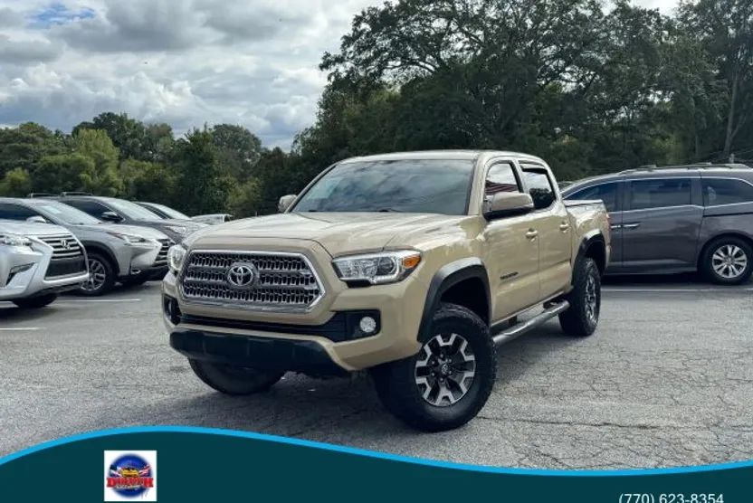 2017 Toyota Tacoma Double Cab TRD Off-Road photo 1