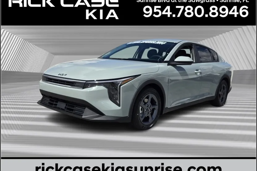 2025 Kia K4 LXS photo 1