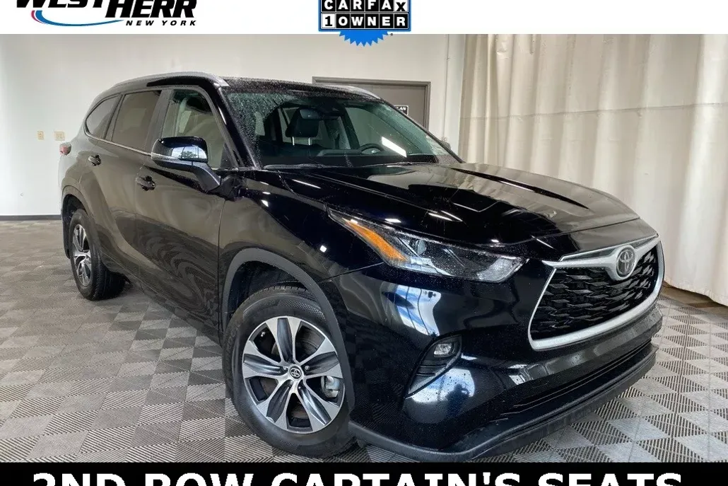 2024 Toyota Highlander XLE photo 1