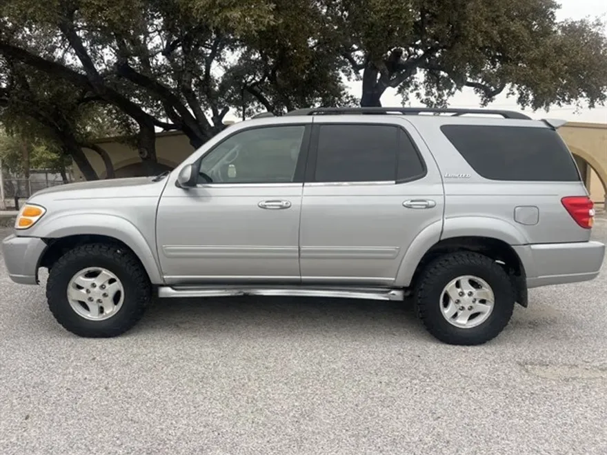2001 Toyota Sequoia Limited photo 1