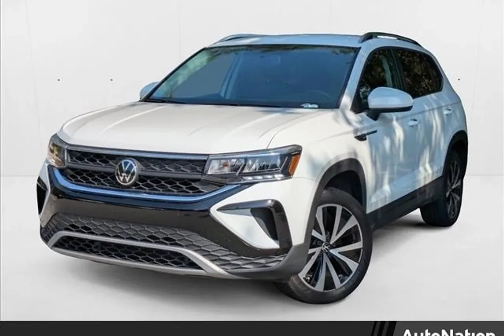 2022 Volkswagen Taos SE photo 1