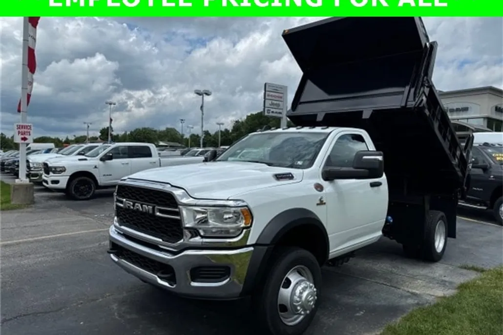 2024 Ram 5500 Tradesman photo 1