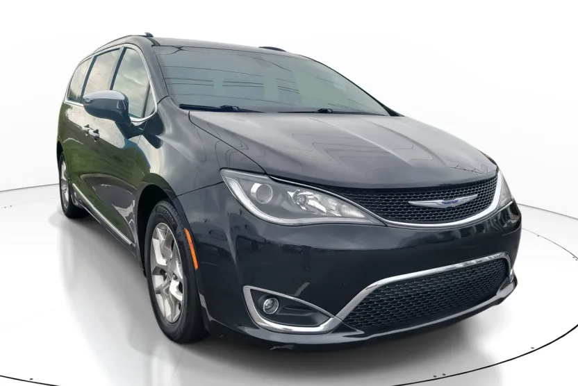 2019 Chrysler Pacifica Limited photo 1