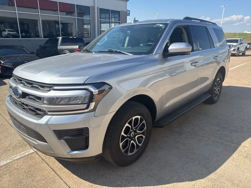 2024 Ford Expedition XLT photo 1