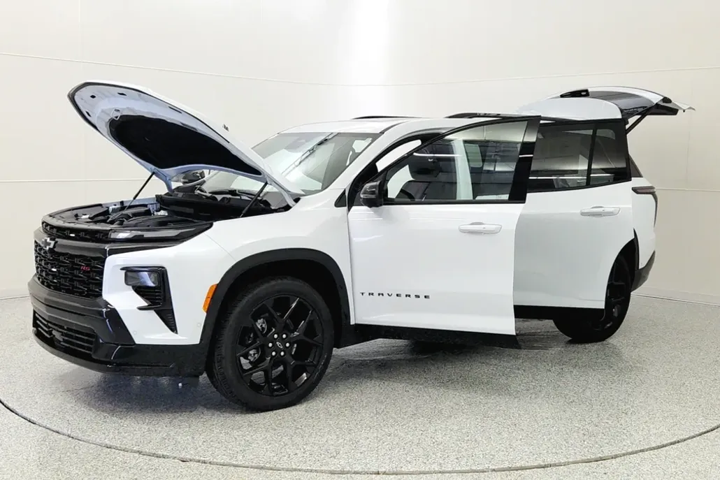2026 Chevrolet Traverse RS photo 1