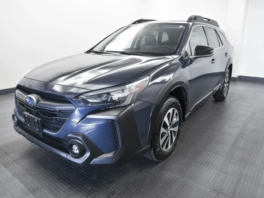2023 Subaru Outback Premium photo 1