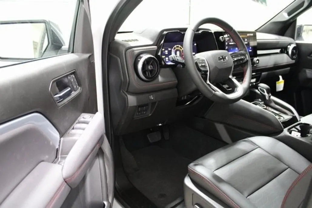 2026 Chevrolet Colorado Z71 photo 1