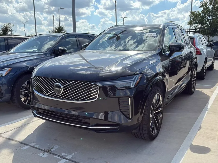 2025 Volvo XC90 Plus photo 1