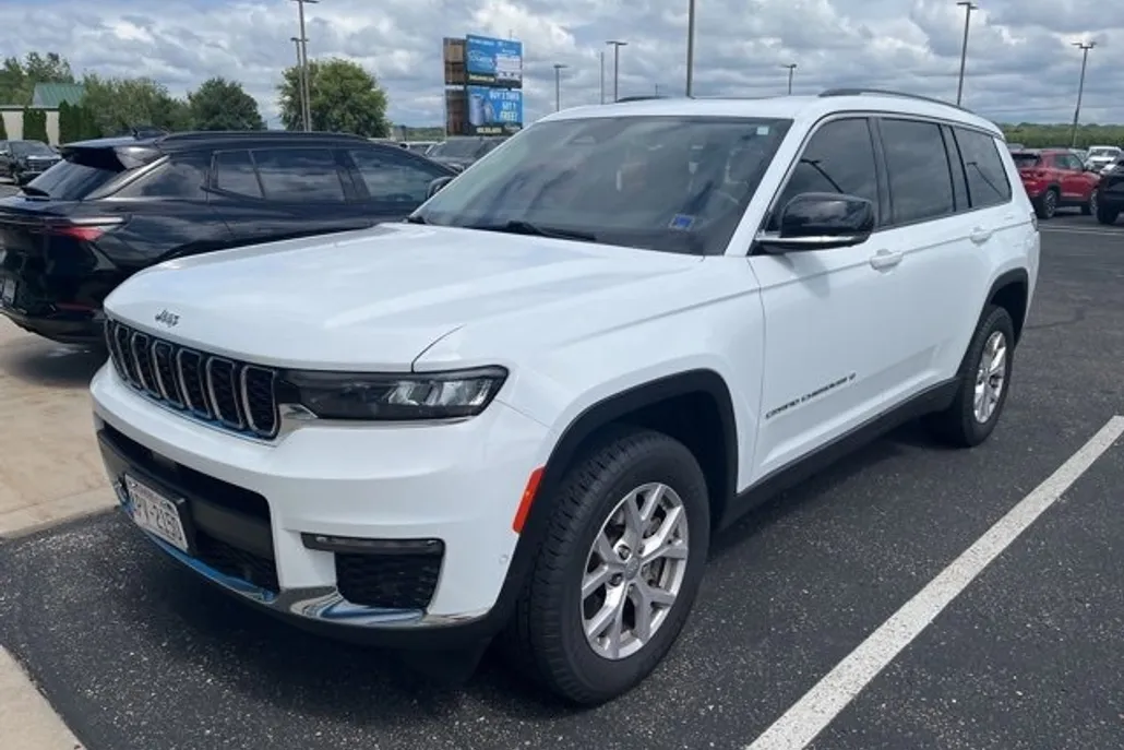 2022 Jeep Grand Cherokee Limited photo 1