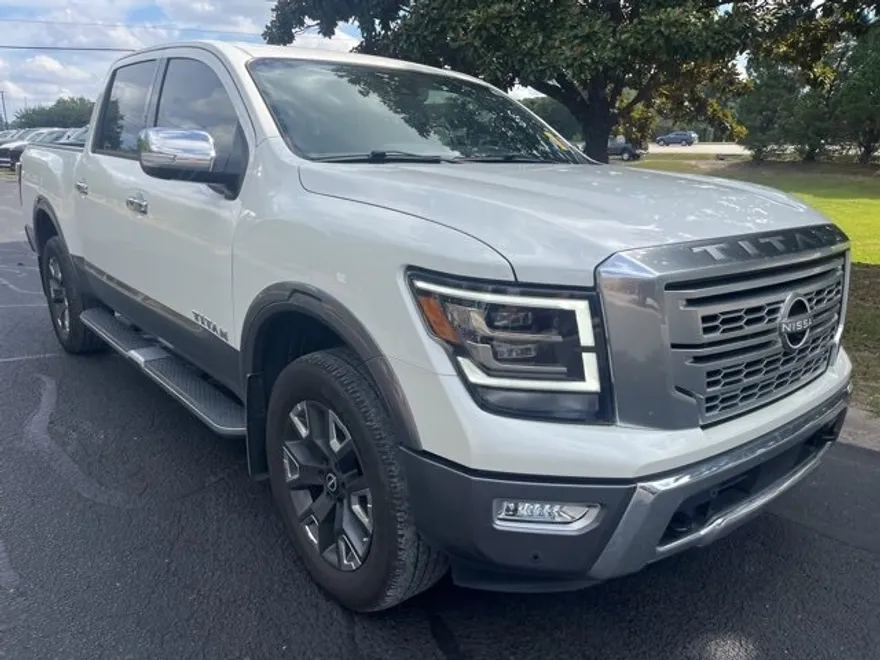 2023 Nissan Titan Platinum Reserve photo 1