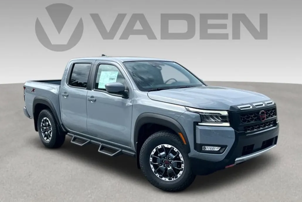 2025 Nissan Frontier Crew Cab PRO-X photo 1