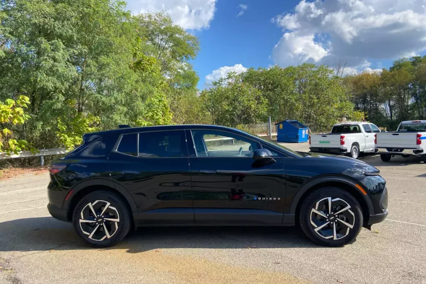 2025 Chevrolet Equinox EV 1LT photo 1