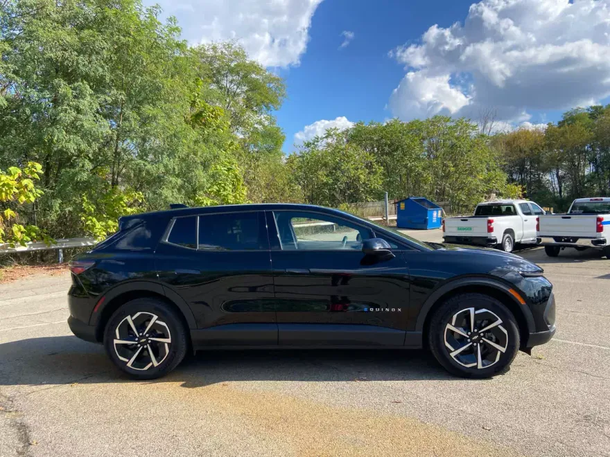 2025 Chevrolet Equinox EV 1LT photo 1