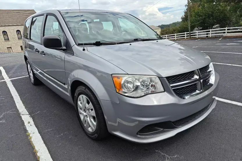 2014 Dodge Grand Caravan SE photo 1