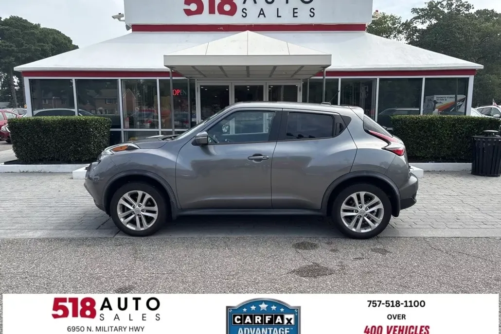 2015 Nissan Juke SV photo 1
