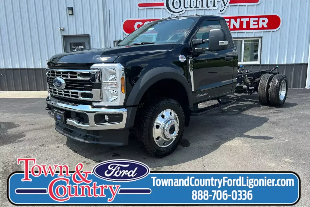 2024 Ford F-550 photo 1
