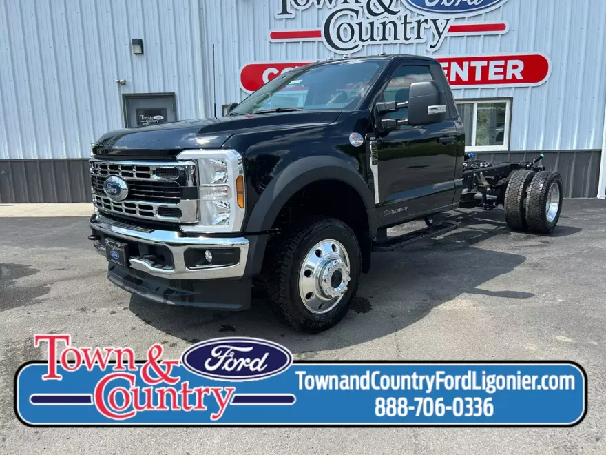 2024 Ford F-550 photo 1