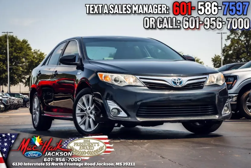 2013 Toyota Camry Hybrid LE photo 1