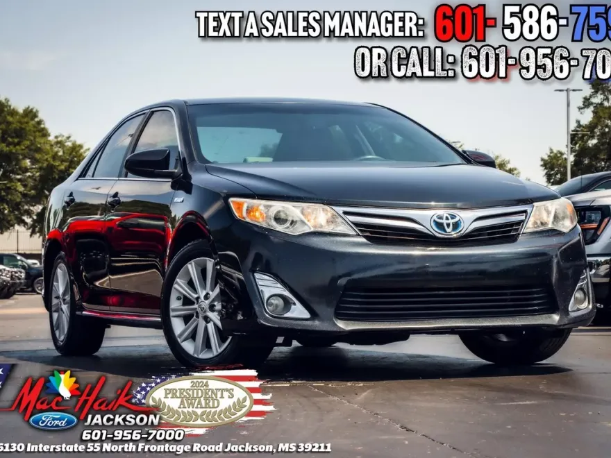 2013 Toyota Camry Hybrid LE photo 1