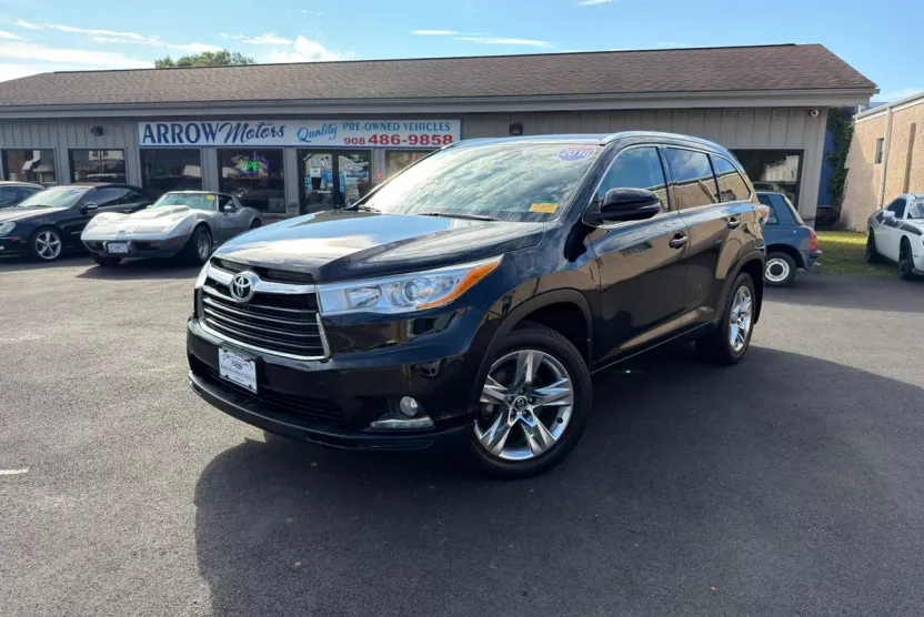 2016 Toyota Highlander Base Hybrid photo 1