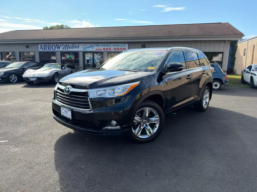 2016 Toyota Highlander Base Hybrid photo 1