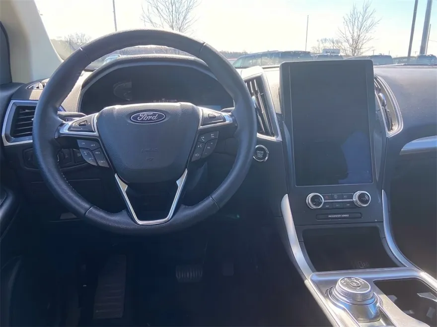 2024 Ford Edge SEL photo 12