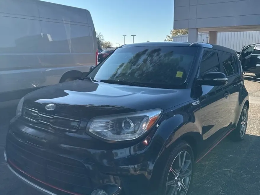 2017 Kia Soul Exclaim photo 1