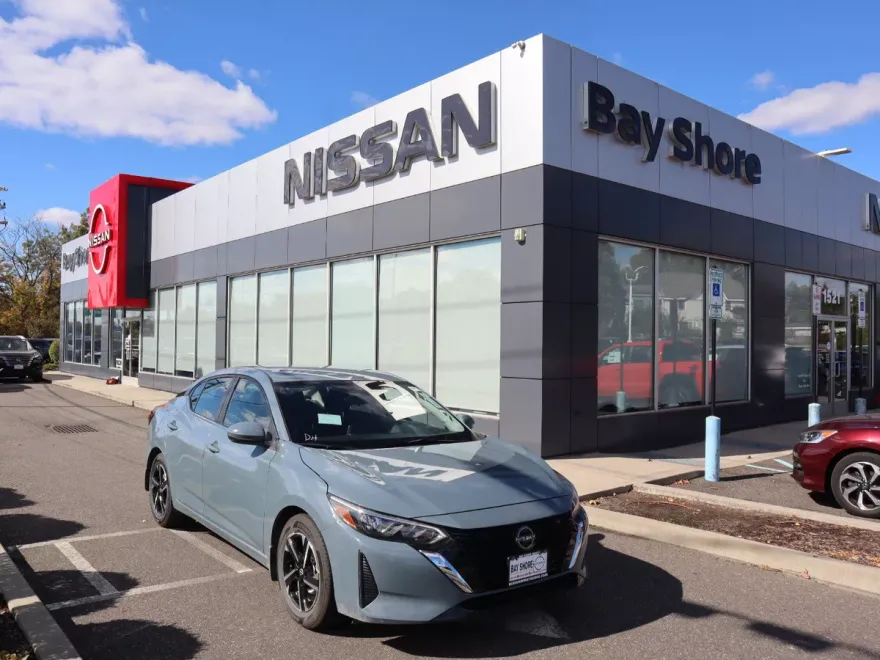 2025 Nissan Sentra SV photo 1